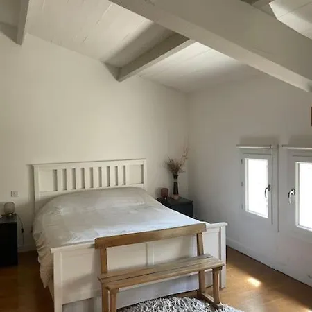 En Provence Avec Piscine Villa Les Angles (Gard)